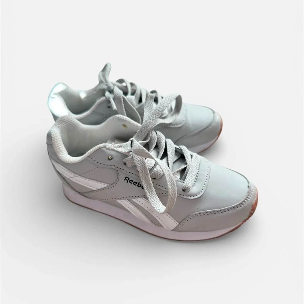 Kids Reebok Sneakers/ Tennis shoes - Picture 2 of 8